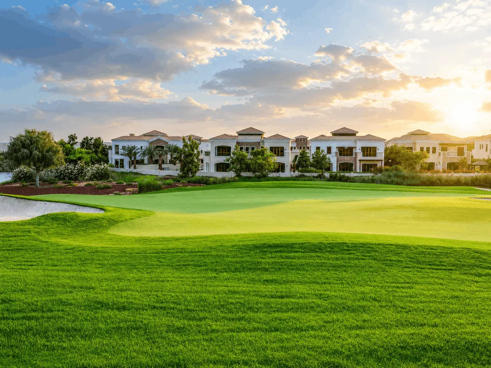Golf green and villas at Jumeirah Golf Estates, Dubai